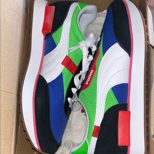 Puma Juniors 6.5 Blue and Green Sneakers